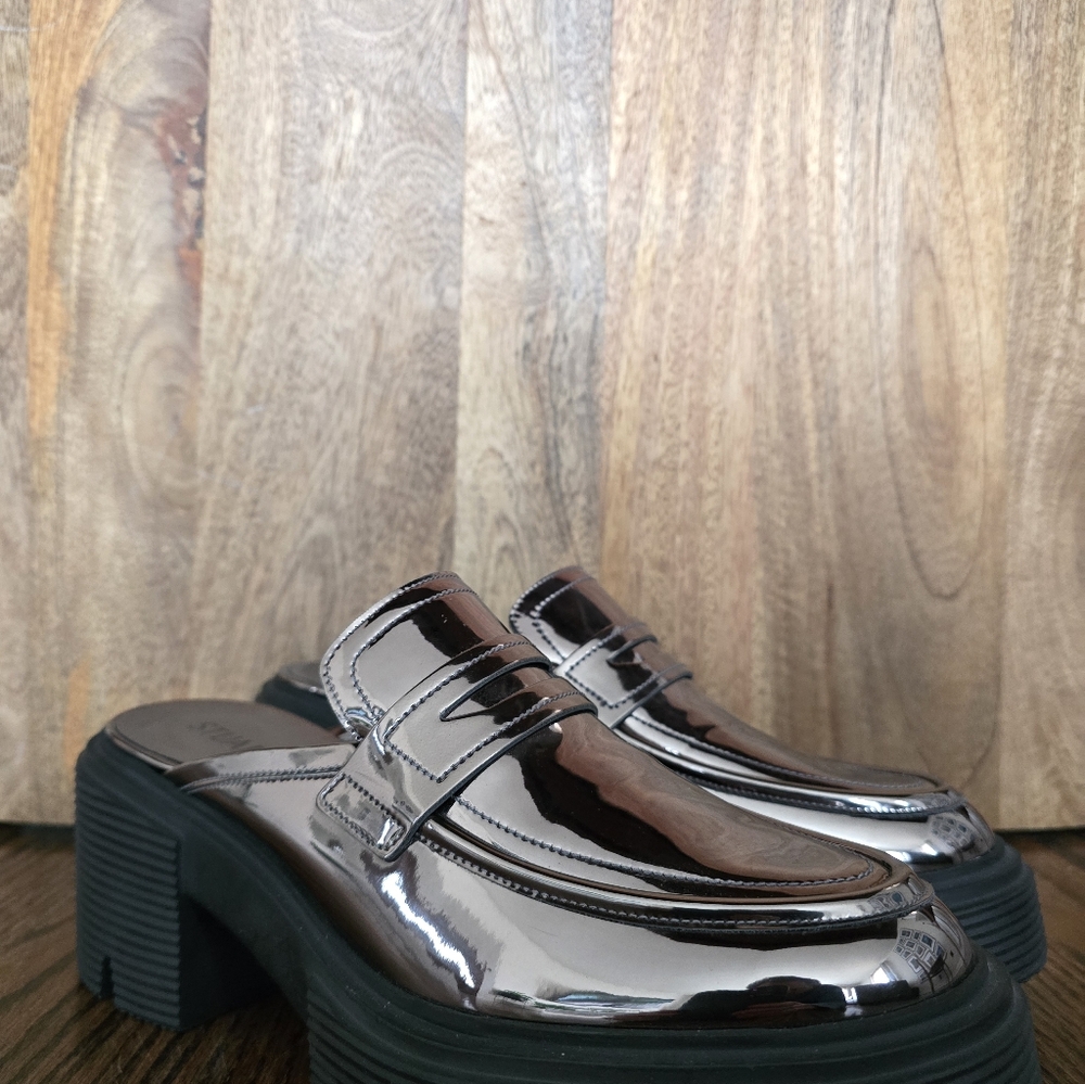 Stuart Weitzman Soho Mule - Picture 2 of 7